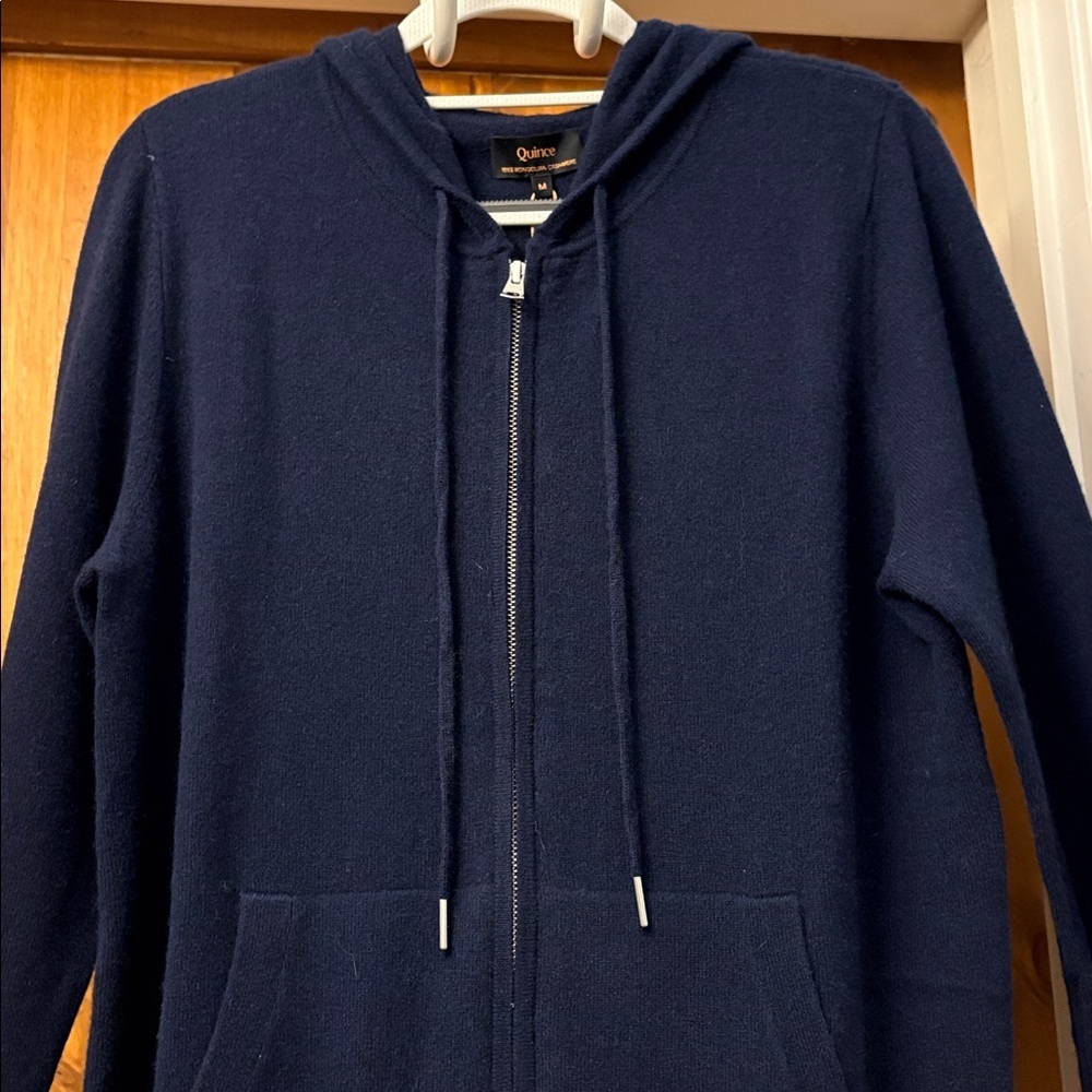 Quince Women's Mongolian Cashmere Full Zip Hoodie Sweater Medium Navy NWT - Picture 3 of 7